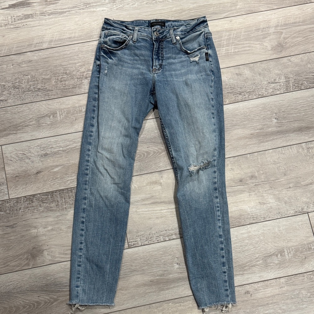 Silver Jeans Women's Straight Leg in Distressed Blue